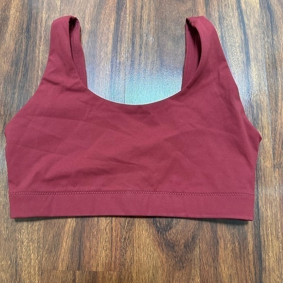 EVERLANE Dark Red Perform Bra XS NWOT - Picture 2 of 3